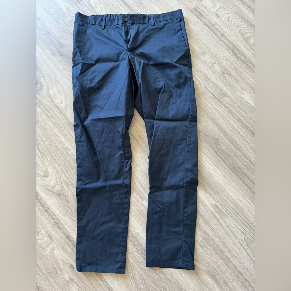 NWOT Mango Men’s Size 32 Chino Pants. Dark navy.